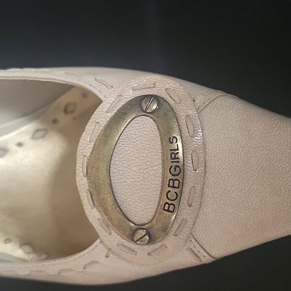 BCBGirls Cream Heels with Pointed Toe - Picture 3 of 6